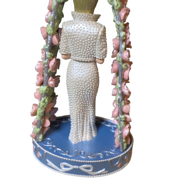 Carlton Cards Heirloom Collection Princess Diana Figurine Ornament - Picture 9 of 13